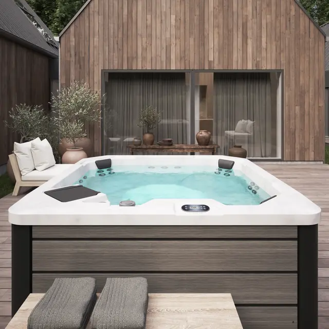 Utendørs massasjebad Vikingbad ISBLINK 200x200cm sterling silver/grå med lokk 