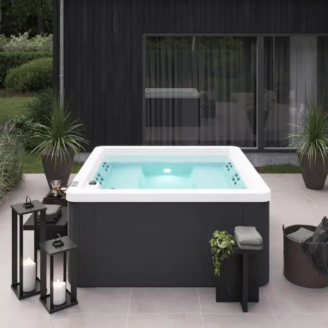 Utendørs massasjebad Vikingbad SOLGLIMT 190x190cm hvit perlemor/grå med lokk 